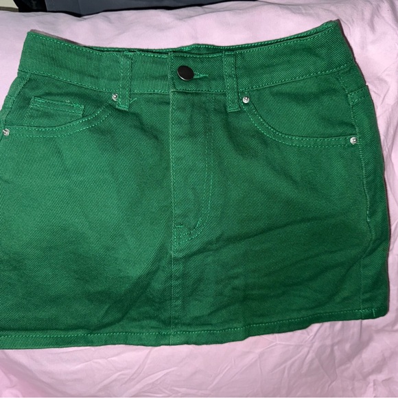 SHEIN Vibrant Green Denim Skirt - Picture 1 of 3